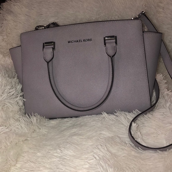 Michael Kors Handbags - Authentic Michael Kors purse Michael Kors Handbags - Authentic Michael Kors purse